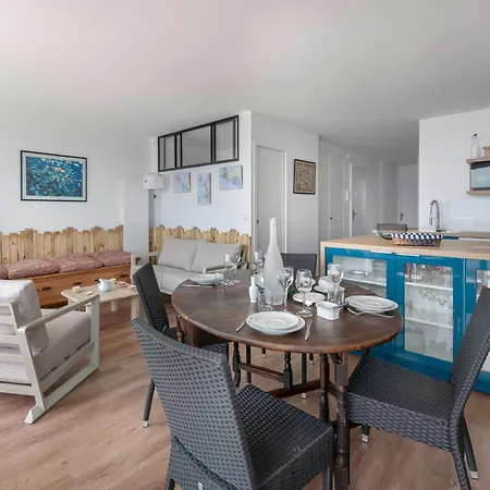 Pour 6, Vue A 40m De La *