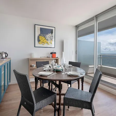 Pour 6, Vue à 40m De La La Baule-Escoublac