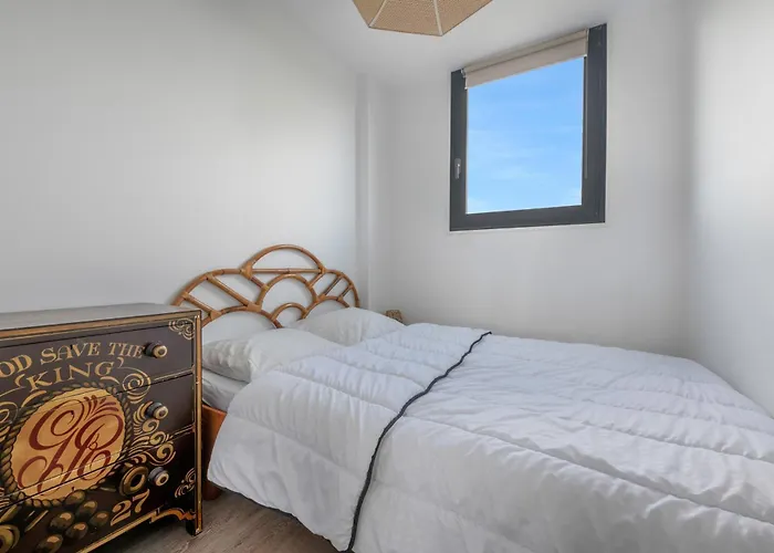 Pour 6, Vue A 40m De La *