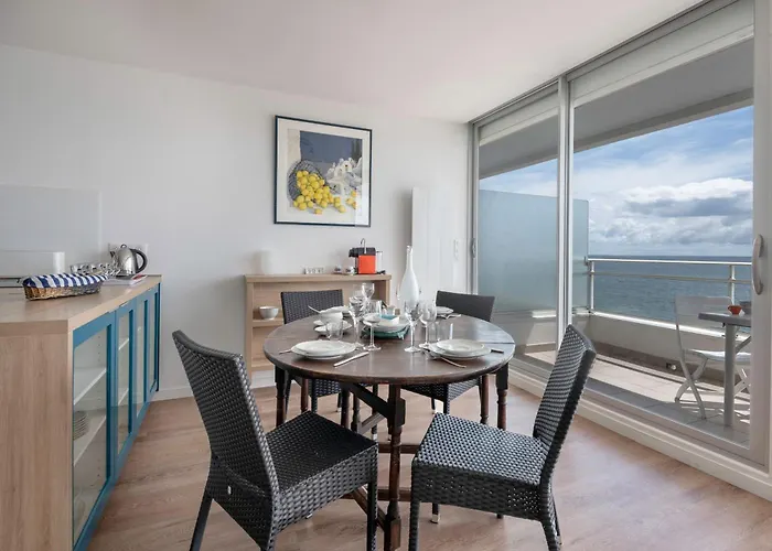 Pour 6, Vue A 40m De La La Baule-Escoublac